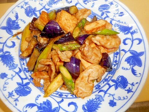 茄子・豆腐・アスパラ・豚肉の味噌たれ炒め